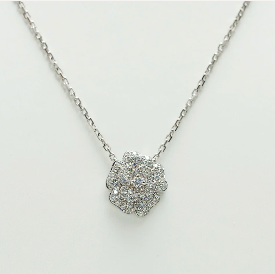 Amanda Diamond Flower